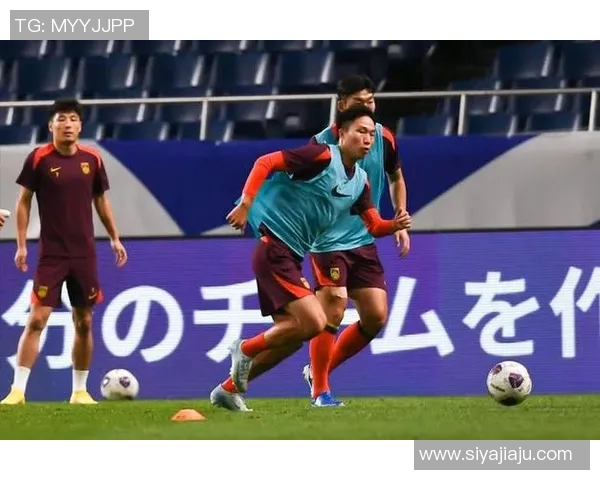 日本足球明星加盟中国联赛引发热议球迷期待精彩对决与文化交流